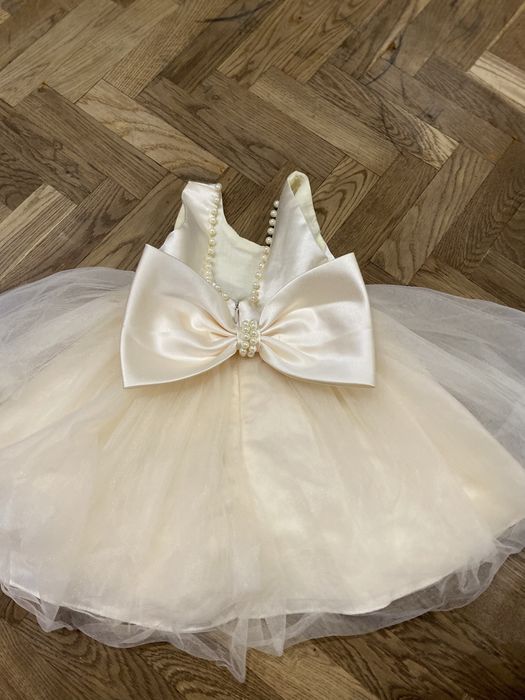 Продам дитячу святкову сукню 92 розмір