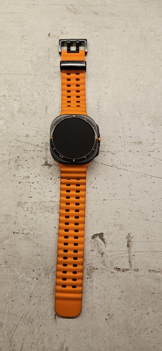 Samsung Galaxy S23 zielony + etui Spigen + Galaxy Watch Ultra -zestaw