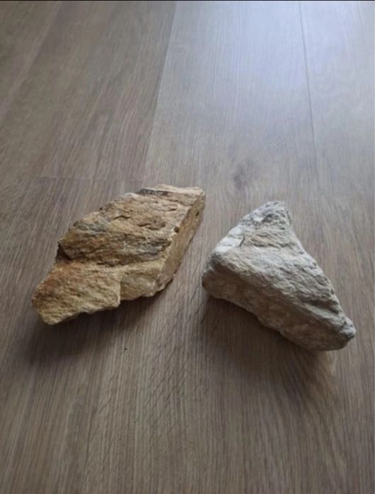 Duze kamienie do akwarium 2szt