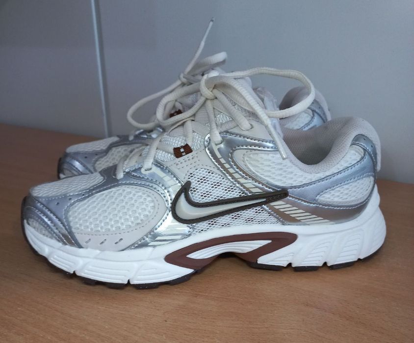 Кросівки Nike W V5 RNR,