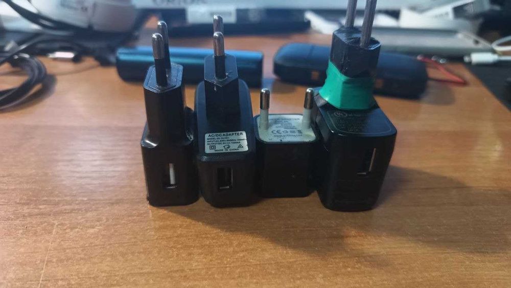 4шт зарядок за 30грн для моторола Apple та інш. 1А