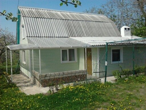 Продається господарство з невеликим будинком та землею 0.83 га. в селі