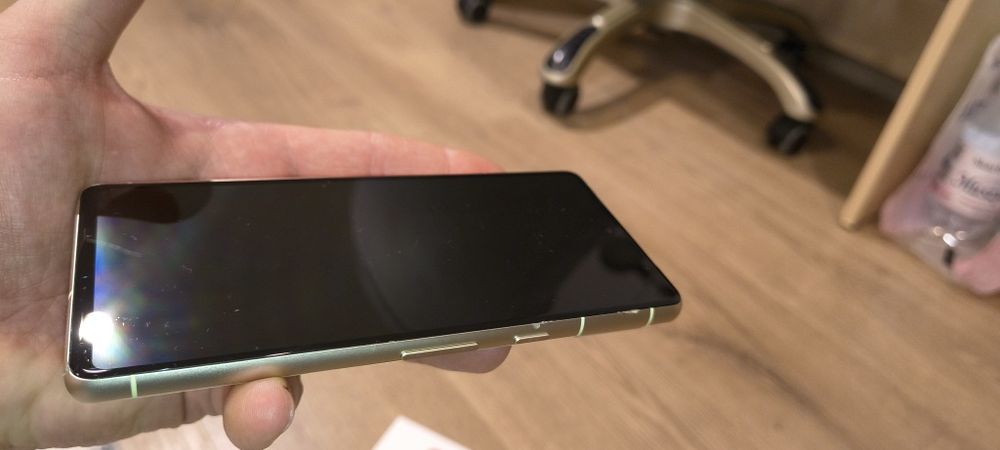 Telefon Google Pixel 7 od emerytki w stanie bardzo dobrym