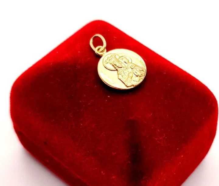 Złoty medalik z Maryją Matka Boska Częstochowska Pr.585 W:0,77gr