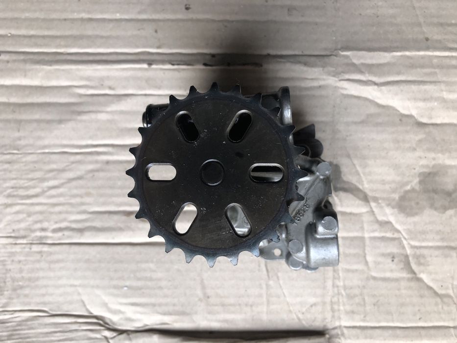 Масляний насос 1.6dCi — Renault (Оригінал)