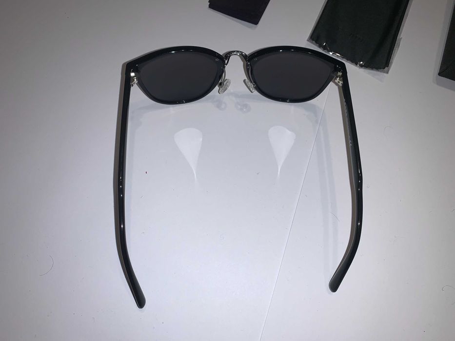 Солнцезащитные очки Prada