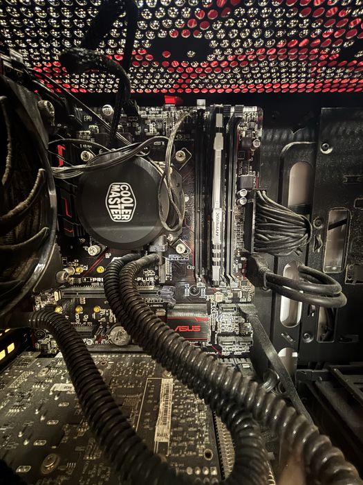 PC Gamer i7-7700k / RTX 1060 6GB