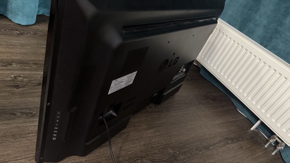 телевізор lg “42 дюйми» 2013 р.