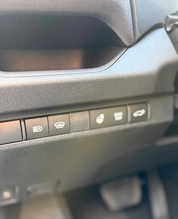 Продам автомобіль Toyota RAV4 2023 року