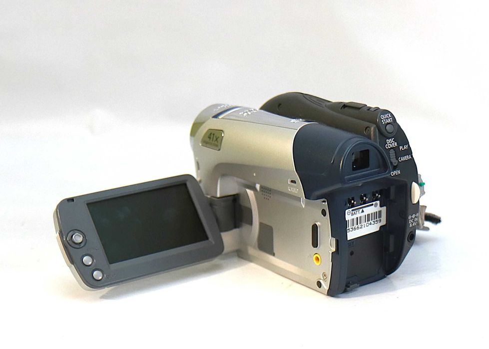 Máquina de filmar Canon DC 310 a funcionar na perfeição