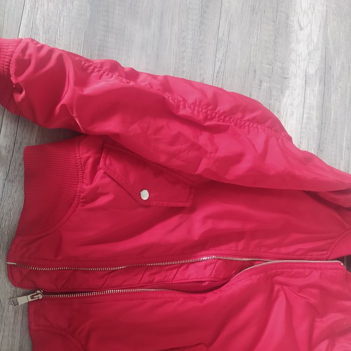 Czerwony bomber Bershka S/30jak nowa