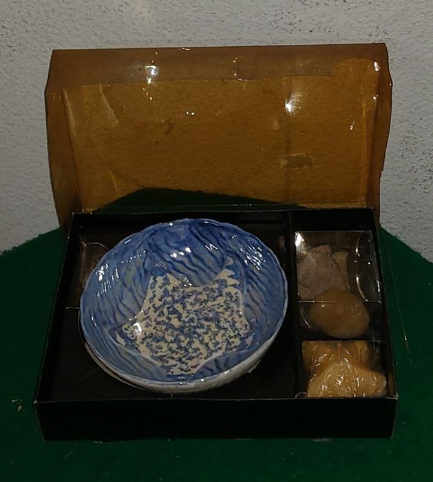 NOVOS. Conjuntos taças  porcelana, velas e pedras.