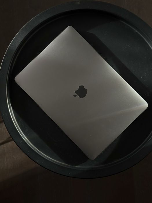 MacBook Pro 2020 i7 32GB , 512 gb