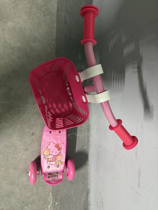 Trotinete criança com cesto Hello Kitty