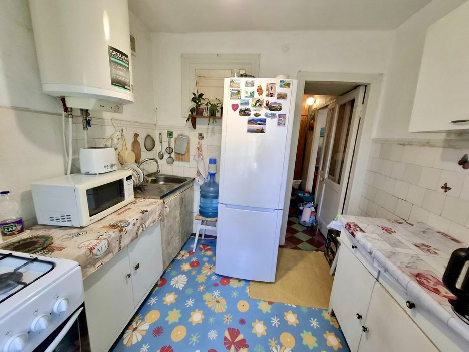 Продам 2 -к кв в кирпиче с отличной локацией по пр Слобожанскому район Загса