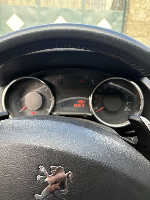 Peugeot 3008  1.6 HDI Caixa Automatica