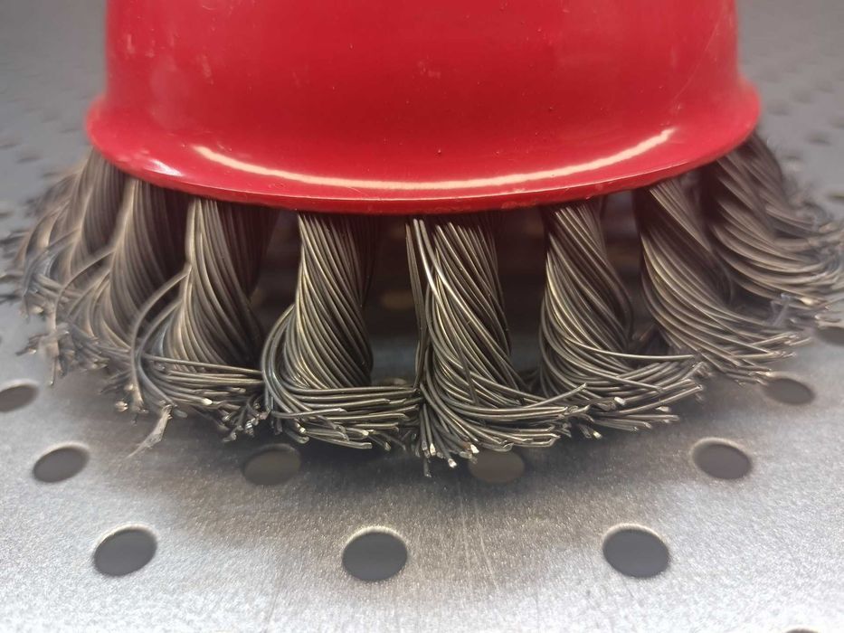 Szczotka druciana 125mm M14 czołowa  drut skręcany