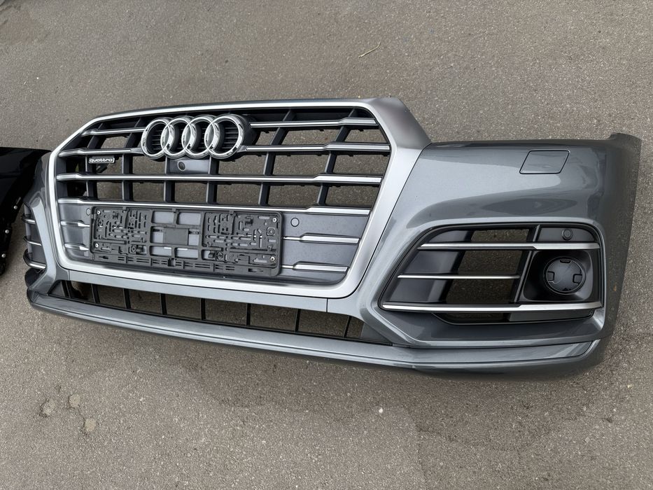 Audi Q5 80a sline бампер з камерою 6 парктроніків