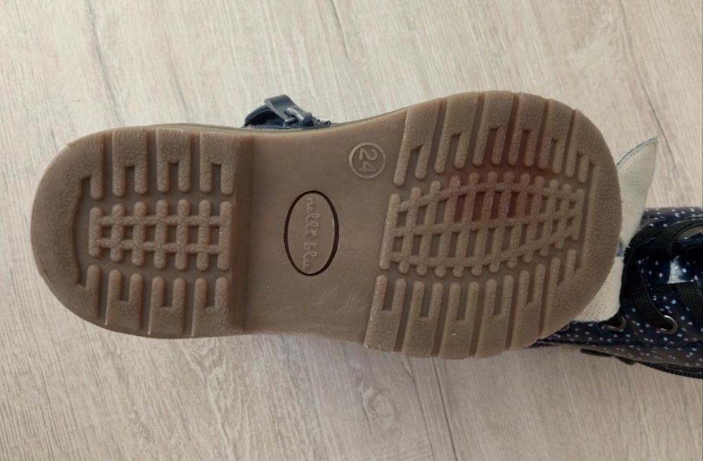 Buty dziecięce rozm. 24