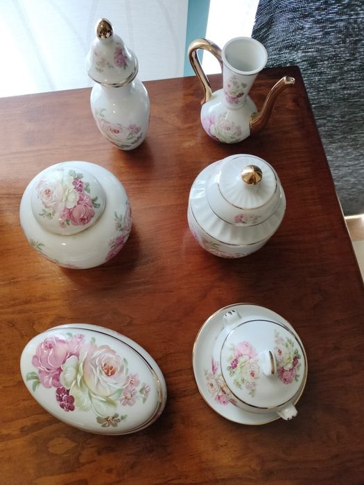 Várias peças decorativas em excelente estado