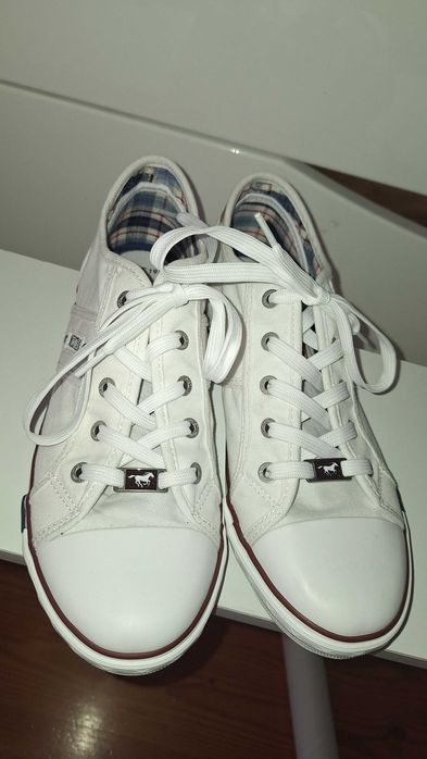 Trampki Mustang białe rozmiar 39