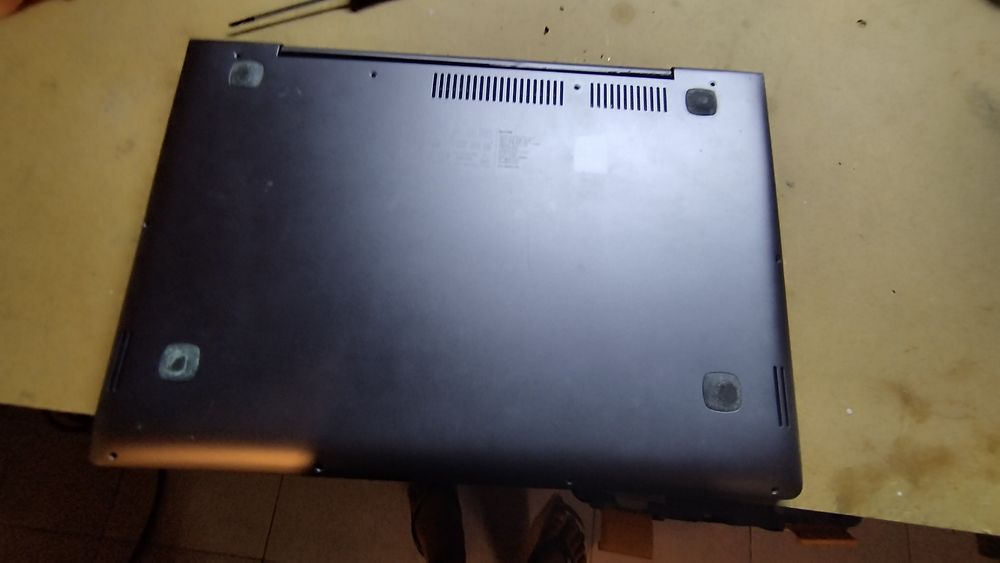 Portátil Lenovo IdeaPad U330 Touch (Sem Placa-Mãe/RAM/SSD) – Para Peças