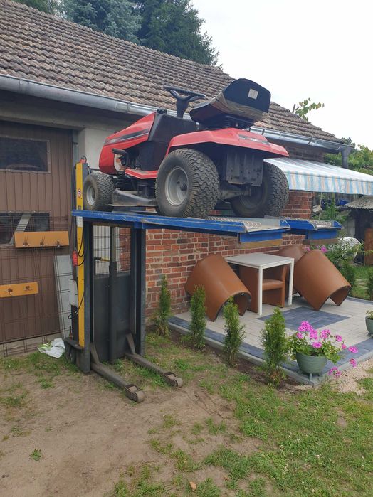 Podnośnik serwisowy, naprawa kosiarek,   traktorek. Zasilanie 400V  lub 12V akumulator