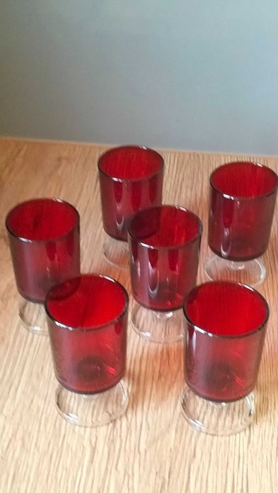 Kieliszki Arcoroc seria Ruby Red lata 70 France