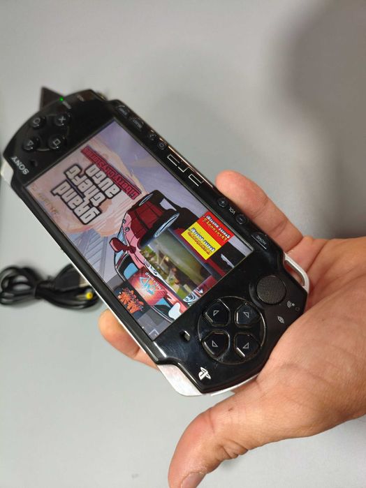 PSP Slim & Lite 2000