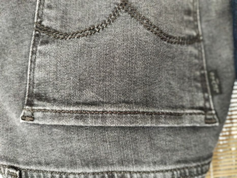 Jeans Levi's - 2 pary
