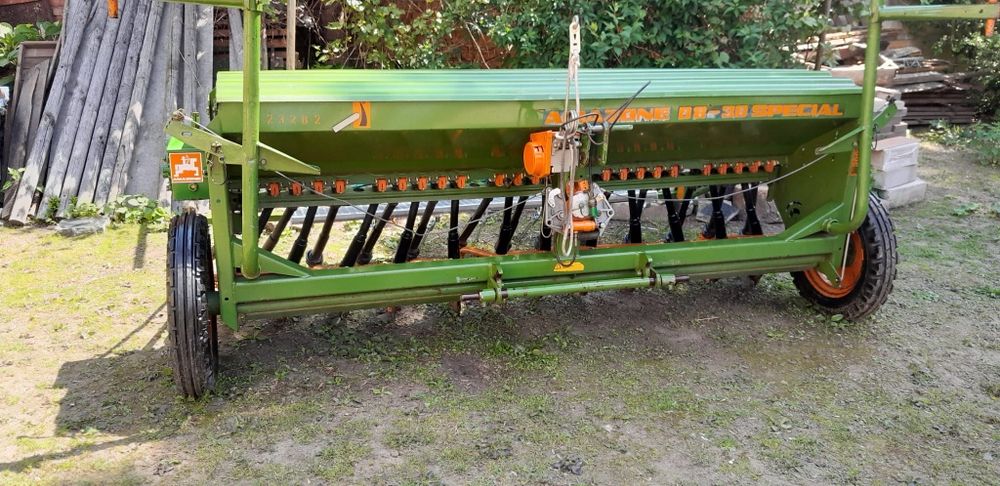 Siewnik Amazone D8 szer 3m