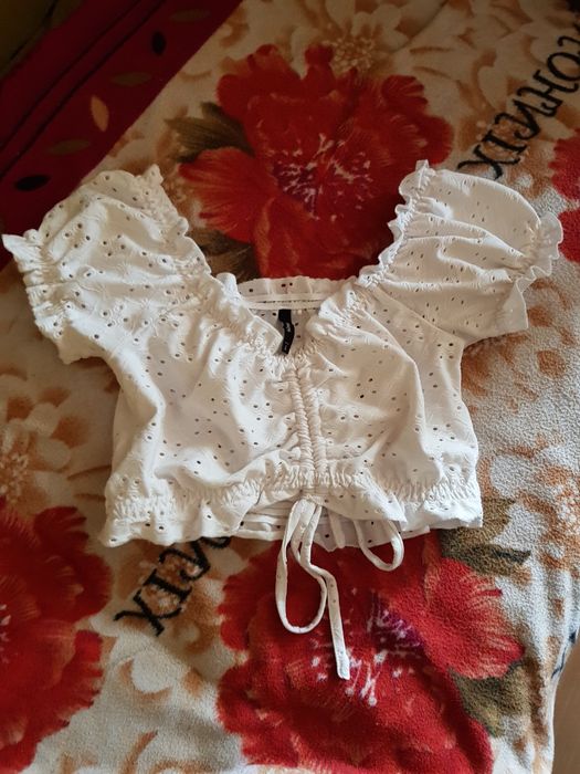 Bluzka crop top Coquette Sinsay