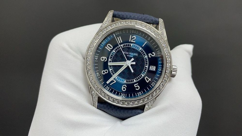 nowy modny zegarek analogowo cyfrowy