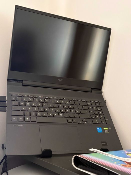 Portátil Gaming HP Victus 16-d1027np (Intel Core i5-12500H - NVIDIA GeForce RTX 3050 Ti - RAM: 8 GB - 512 GB SSD - 16.1'') SÓ HOJE 600€