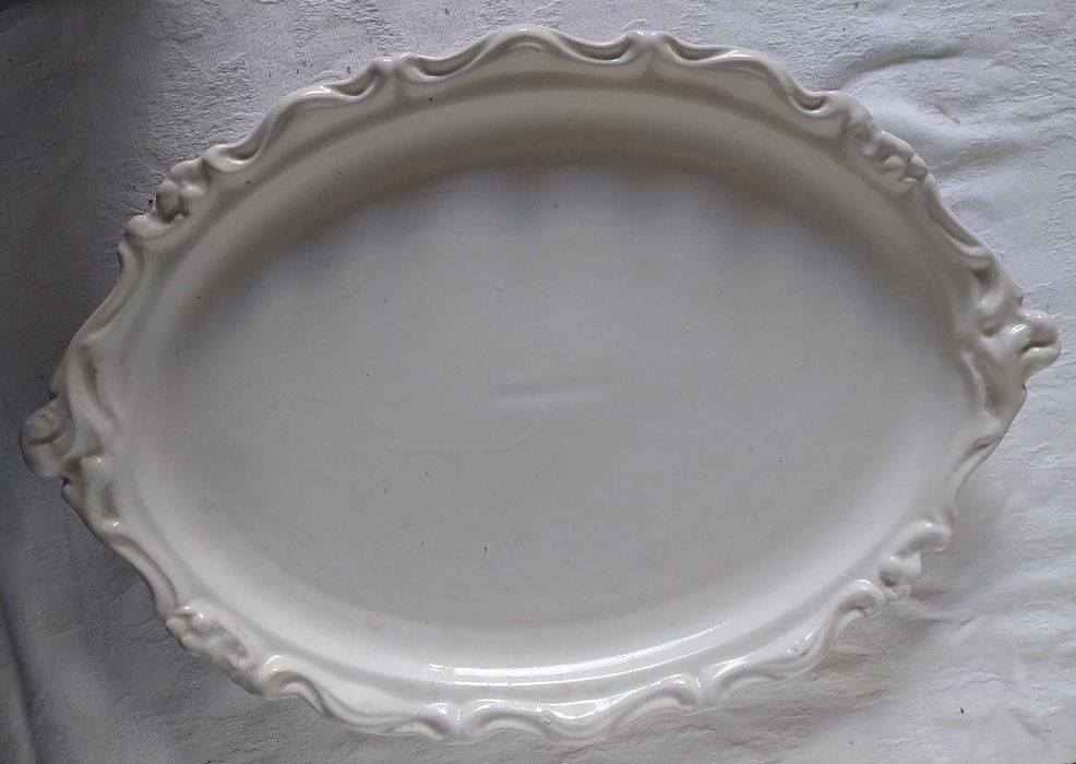 terrina da fábrica de louça Viana, com travessa