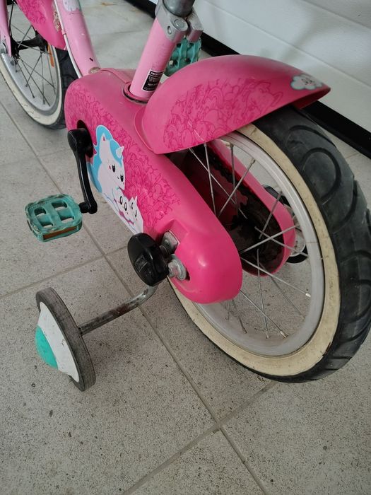 Rower z kółkami bocznymi