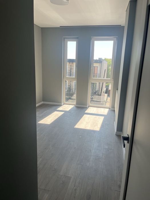 Продаж 2к квартири з ремонтом без мебелі ЖК Сенк є гардероб | Центр