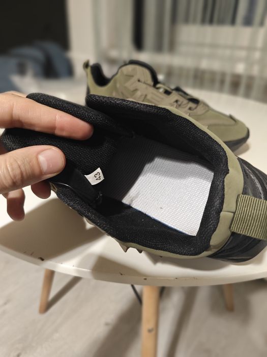 Buty sportowe, Snickers