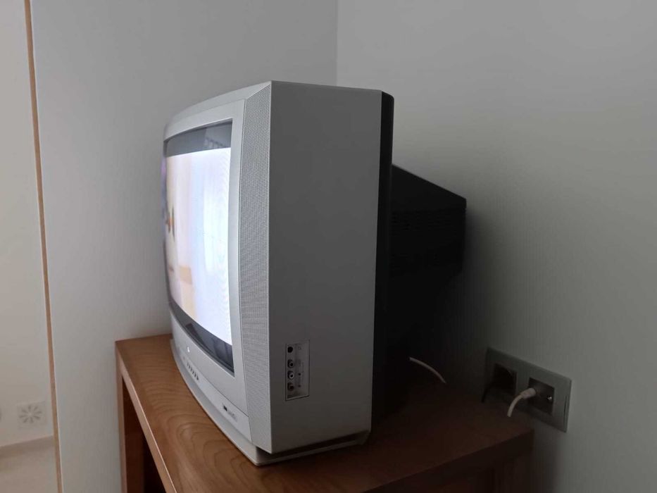 LG CRT TV (old)64553311224578122