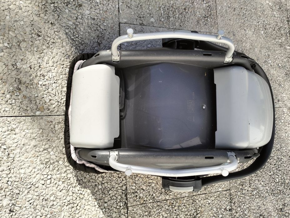 Cadeira auto ovo para bebé.