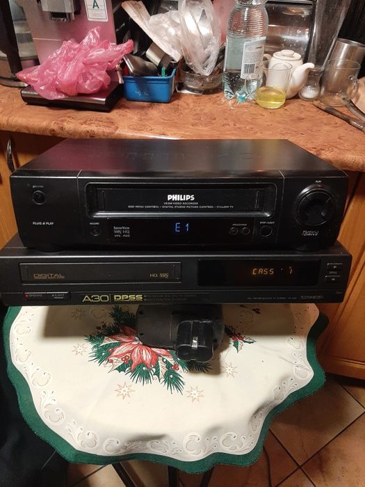 Magnetowid Sharp VC-A30B Philips VR-200Auszkodzone  cena za całość