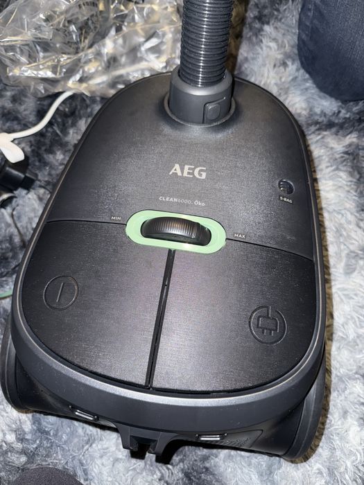 Mocny Odkurzacz workowy AEG AB61C1OKO CLEAN 6000 ECO