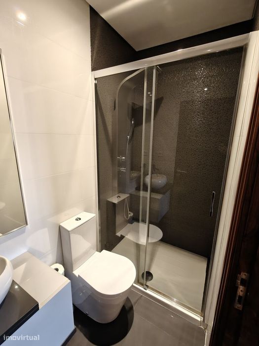 Apartamento T2 renovado junto ao mar