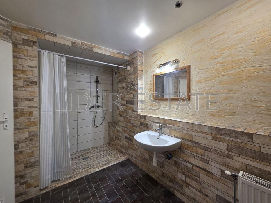 Продаж будинку 5 кімн в Ужгороді, 390 м², 8.5 сот.