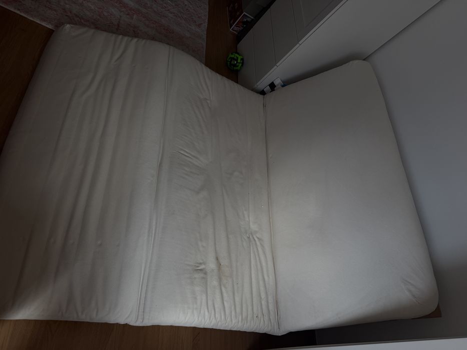 Sofá-cama baixo bege
