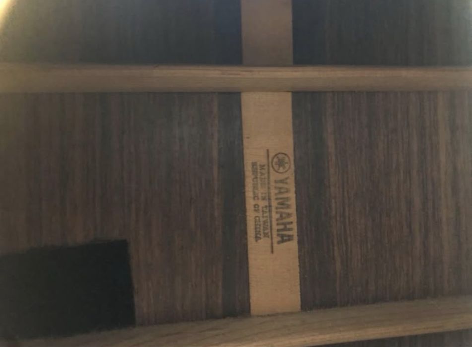 Guitarra Yamaha L-15A