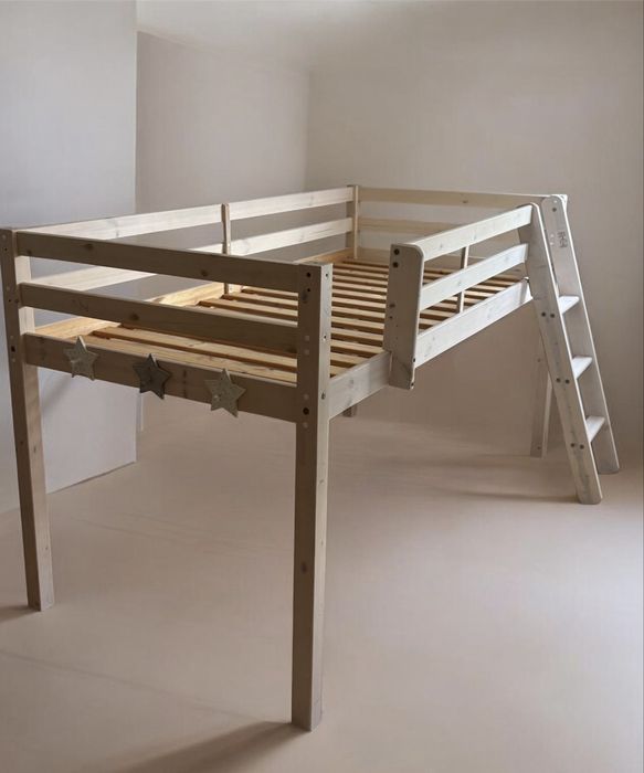 Cama alta de criança