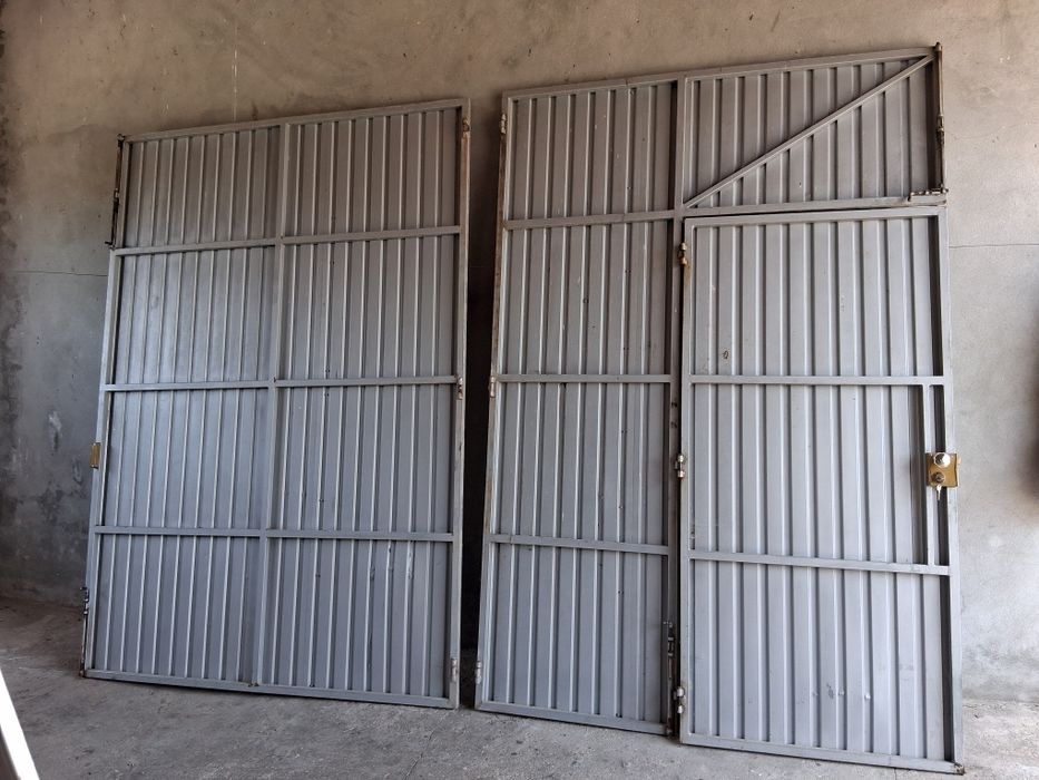 Vende-se portão de chapa