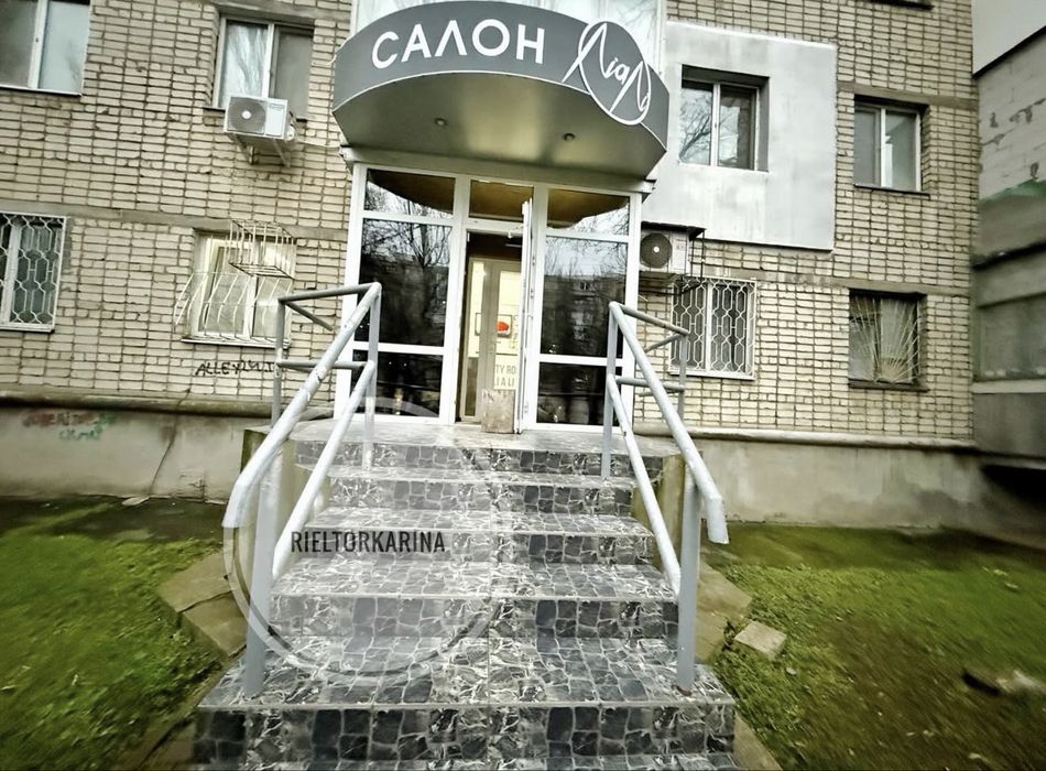 Площа Перемоги/Китобоїв приміщення з фасадним взходом. Салон краси