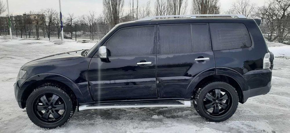 Mitsubishi Pajero Wagon 4